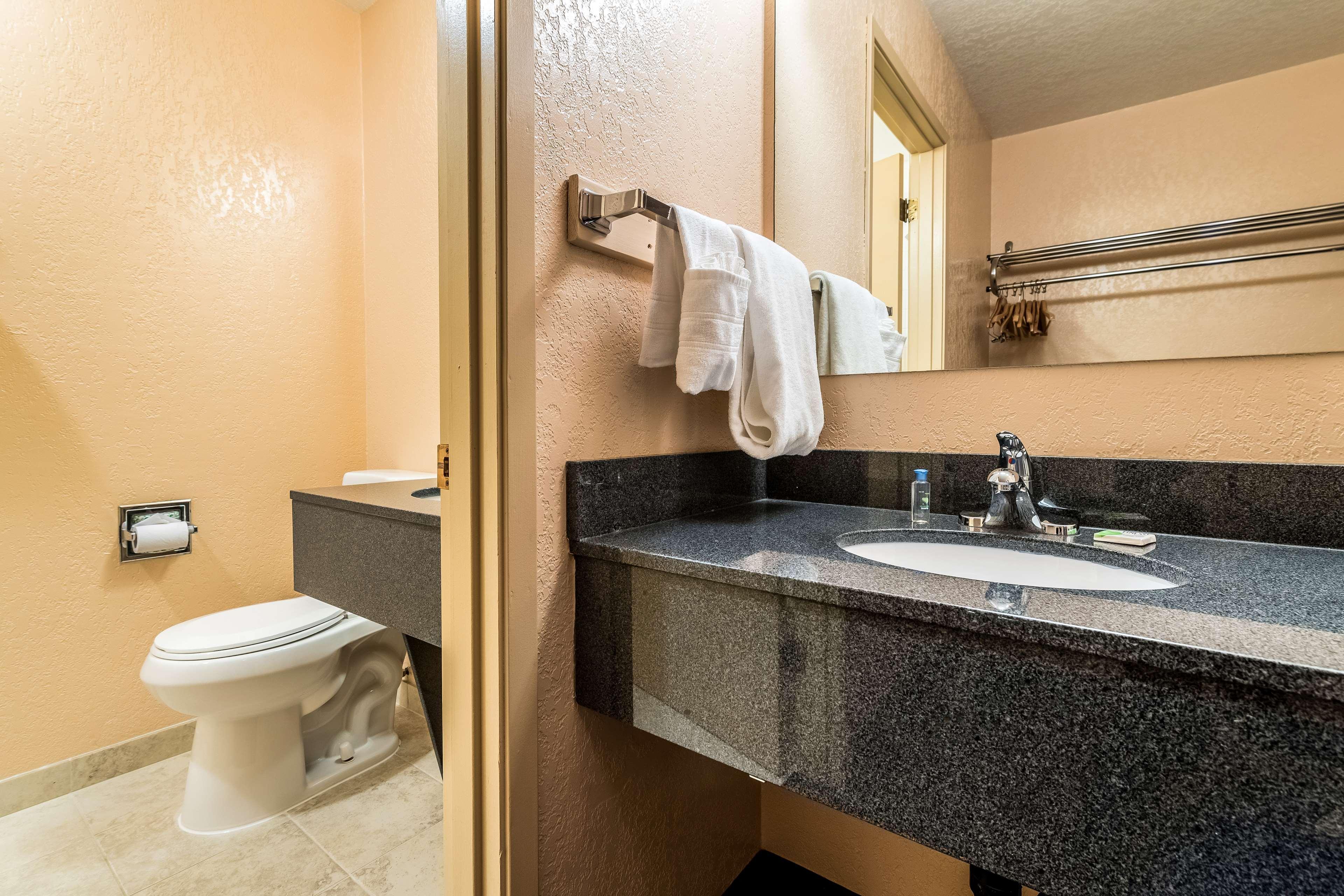 Western La Hotel