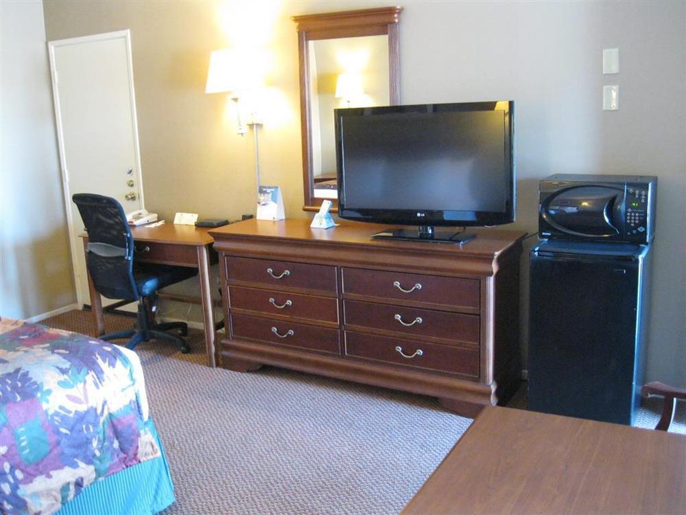 Western La Hotel 2*